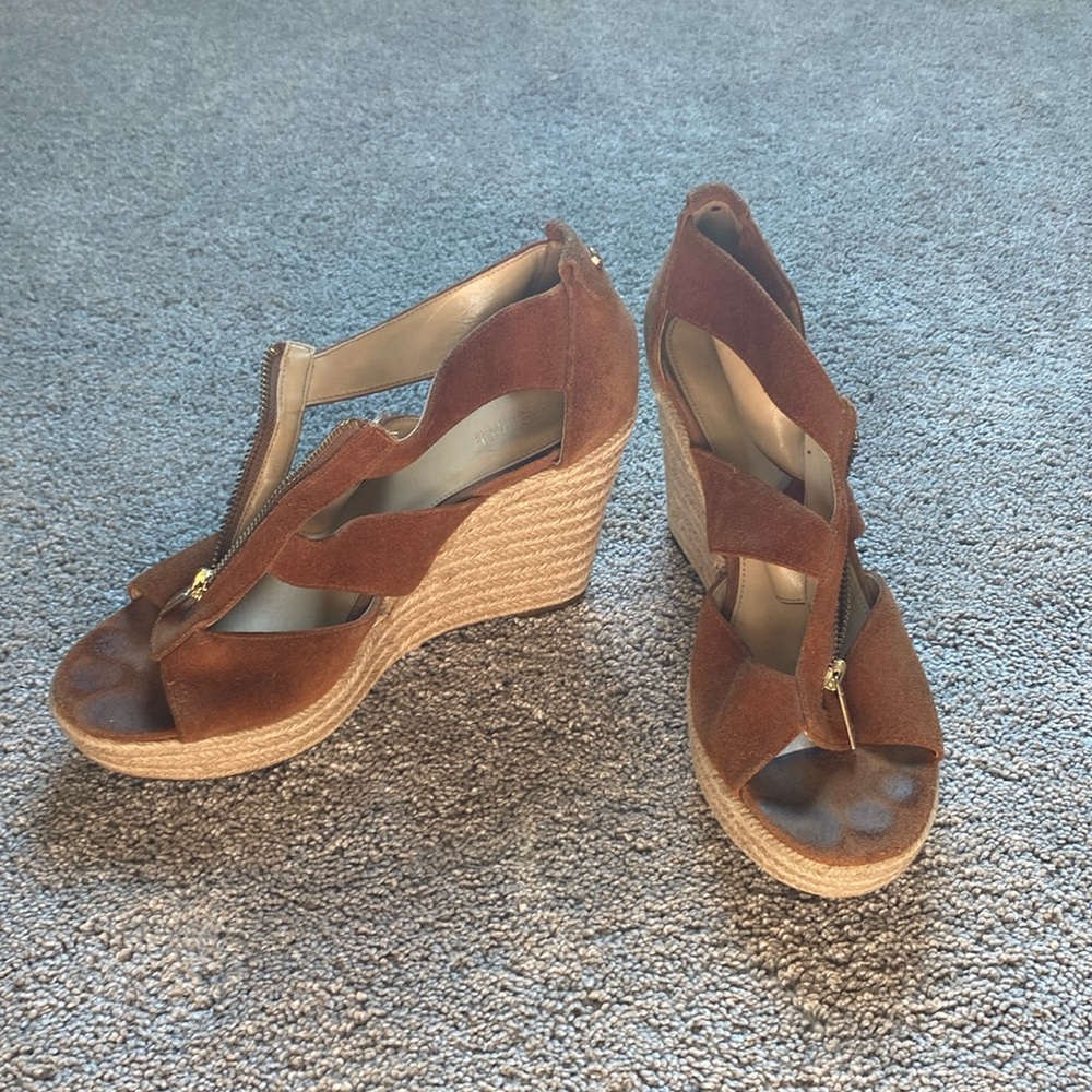 MICHAEL KORS Damita Zip up wedge heels